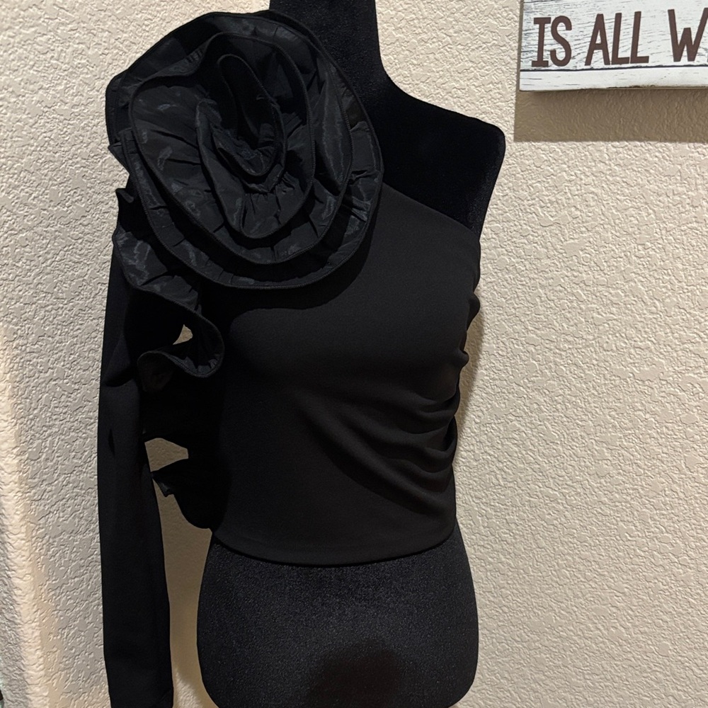 Elegant Black One-Shoulder Top
